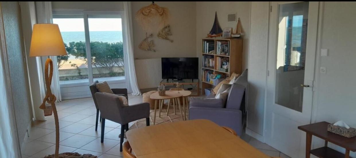 Vue Exceptionnelle En Front De Mer, 8 Personnes Ver-sur-Mer Exterior foto