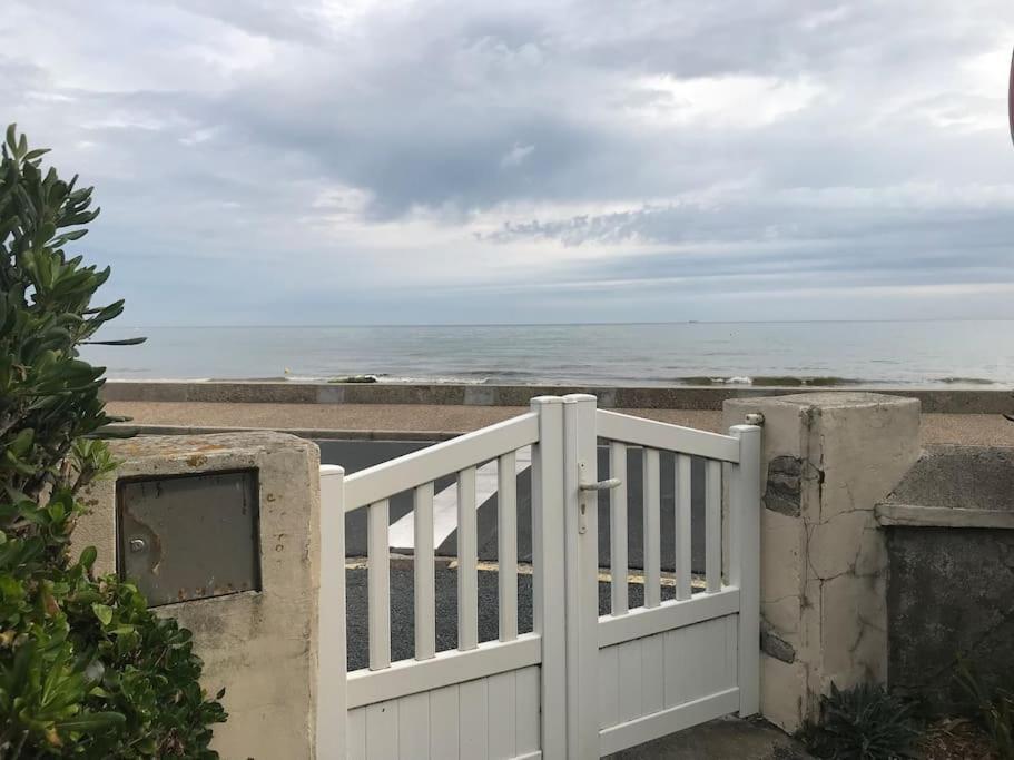 Vue Exceptionnelle En Front De Mer, 8 Personnes Ver-sur-Mer Exterior foto