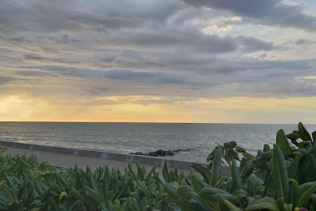Vue Exceptionnelle En Front De Mer, 8 Personnes Ver-sur-Mer Exterior foto